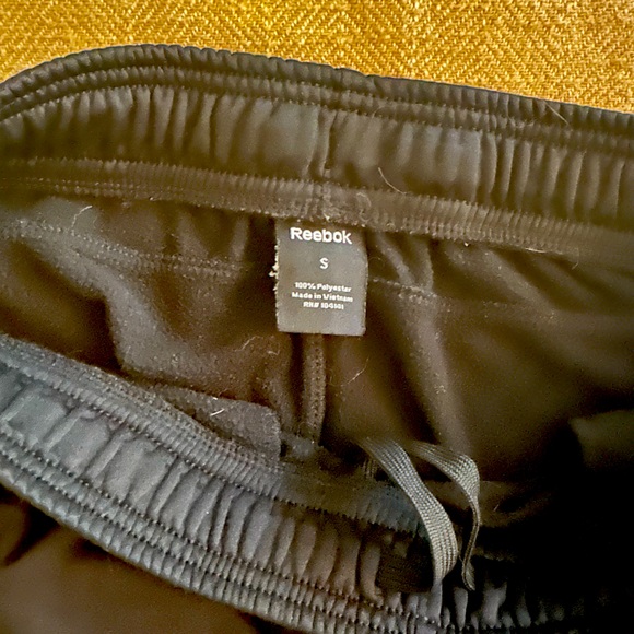 Reebok Slim Fit Sweatpants - Picture 2 of 2